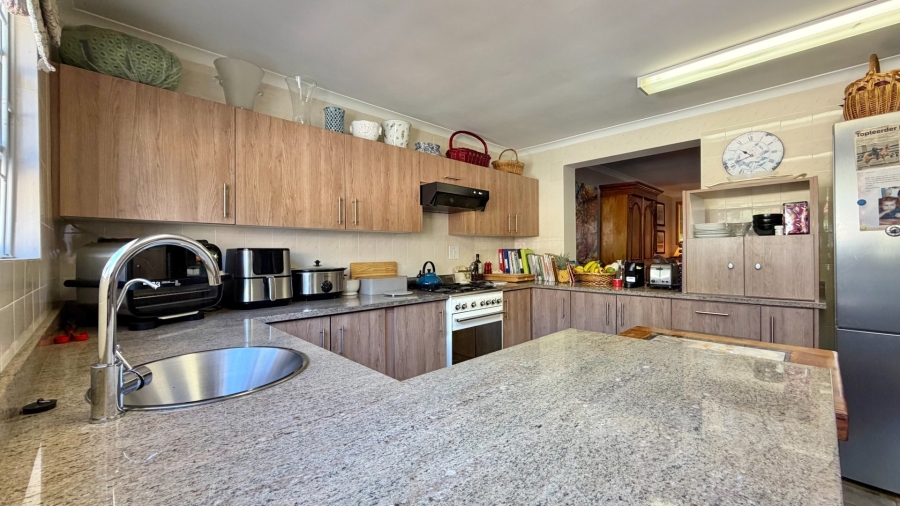 3 Bedroom Property for Sale in Paradyskloof Western Cape